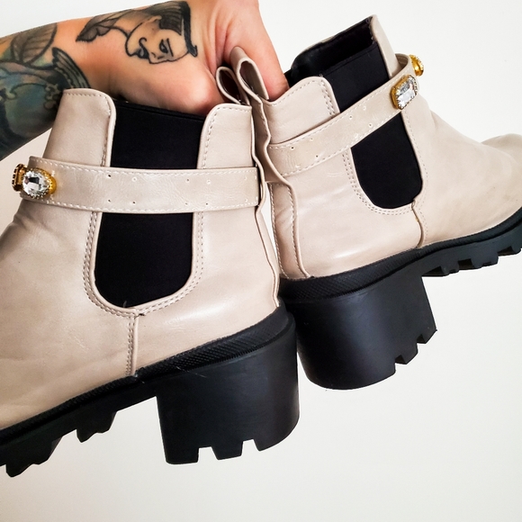 Nicole Miller Chelsea Ankle Boot - Picture 6 of 7